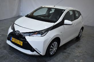 Toyota Aygo 1.0 VVT-i x-play picture 3