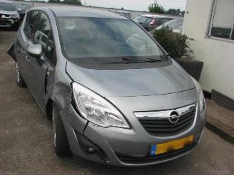 okazja samochody osobowe Opel Meriva 1.4 turbo 2012/9