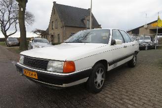 skadebil bromfiets Audi 100 5 CILINDER BENZINE AIRCO 1984/2