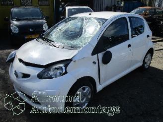 uszkodzony samochody osobowe Toyota Aygo Aygo (B10) Hatchback 1.0 12V VVT-i (1KR-FE) [50kW]  (07-2005/05-2014) 2007/3