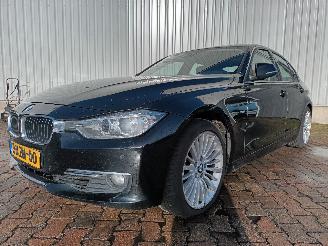 škoda dodávky BMW 3-serie 3 serie (F30) Sedan 320i 2.0 16V (N20-B20A) [180kW]  (11-2011/10-2018)= 2012/2