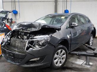 damaged microcars Opel Astra Astra J Sports Tourer (PD8/PE8/PF8) Combi 1.6 CDTI 16V (B16DTL(Euro 6)=
) [81kW]  (02-2014/10-2015) 2015