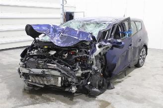 uszkodzony samochody ciężarowe Renault Scenic  2019/5