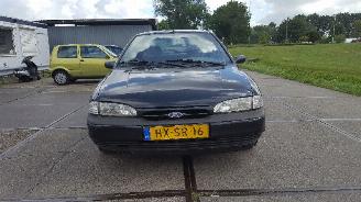 uszkodzony microcars Ford Mondeo Mondeo I Hatchback 1.8i 16V (U9) (RKA) [85kW]  (02-1993/08-1996) 1994/5