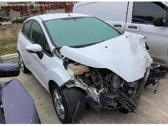 uszkodzony przyczepy kampingowe Ford Fiesta TREND 2010/2