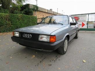 dommages fourgonnettes/vécules utilitaires Audi 80  1985/4
