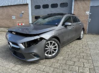 uszkodzony samochody osobowe Mercedes A-klasse Mercedes A200 Automaat Pano 2018/10