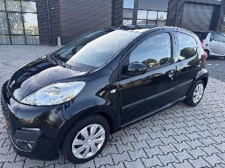 Peugeot 107 1.0 ACTIVE AIRCO RIJDBARE SCHADE! BOUWJAAR 2013 1750 EURO 2013/1