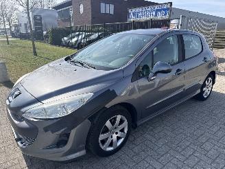 Peugeot 308 1.6 VTI NAVI LICHTE SCHADE! BOUWJAAR 2011 199000KM 1250 EURO 2011/8