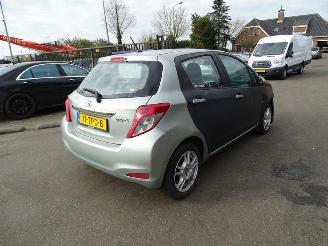 Toyota Yaris 1.0 12v picture 1