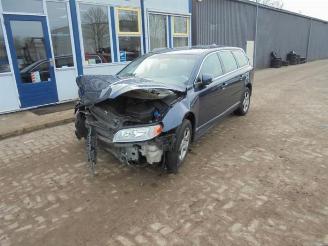 uszkodzony samochody ciężarowe Volvo V-70 V70 (BW), Combi, 2007 / 2016 2.0 T 16V 2010/4