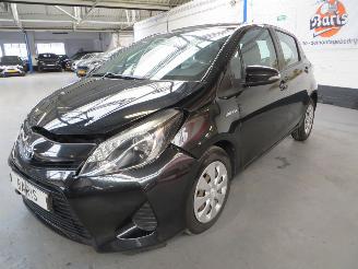 damaged commercial vehicles Toyota Yaris 1.5hybrid automaat 2013/1