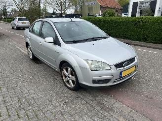 dommages  camping cars Ford Focus 2.0 TDCi 16v Sedan 2006/11