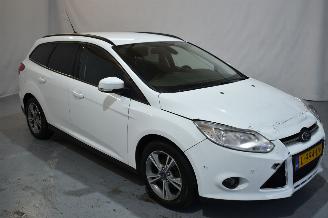 damaged commercial vehicles Ford Focus 1.0 Eco Boost Titanium 2014/6