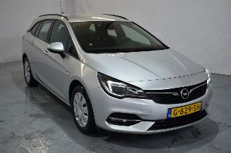 krockskadad bil camper Opel Astra SPORTS TOURER 2019/11