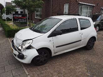 damaged commercial vehicles Renault Twingo 1.2 Acces 2010/3