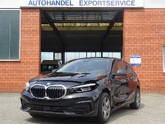 BMW 1-serie 118i Advantage 136pk Automaat, Airco, Navi-MMS, Cruise, Lane assist 2024/9