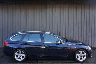 damaged machines BMW 3-serie 320d  120kW Automaat EDE Executive 2013/8