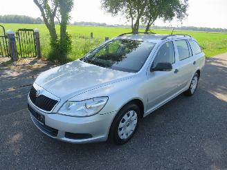 Skoda Octavia 14 TSI 109.000KM Airco 2010 parkeerschade 2010/4