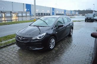 dommages fourgonnettes/vécules utilitaires Opel Astra 1.2 96 KW ELEGANCE SPORTS TOURER EDITION FACELIFT 2020/10