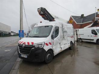 uszkodzony microcars Renault Master HOOGTEWERKER 2022/2