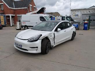damaged passenger cars Tesla Model 3  2021/3