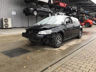 Damaged car Volkswagen Golf VII 1.4 TSI 2017/1