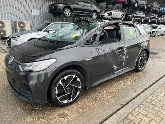 Damaged car Volkswagen ID.3 Pro 2020/10