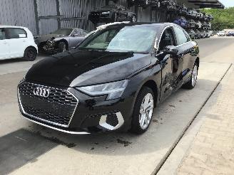 Schade scooter Audi A3 A3 Limousine (8Y) 35 TDI 2021/4