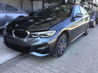Damaged car BMW 3-serie 320d 2019/12