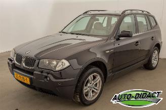 dommages fourgonnettes/vécules utilitaires BMW X3 3.0i Executive Automaat Pano LEER 2003/12