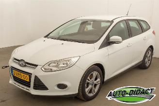 damaged commercial vehicles Ford Focus 1.0 Navi Motor schade EcoBoost Edition 2014/6