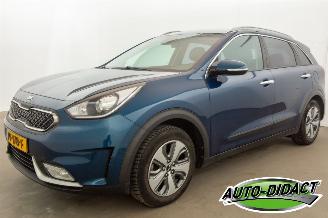 damaged passenger cars Kia Niro 1.6 GDi Hybrid Automaat Navi Camera Clima DynamicLine 2017/6