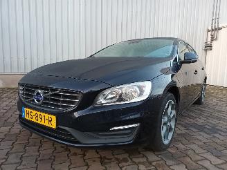 occasion commercial vehicles Volvo V-60 V60 I (FW/GW) 2.4 D6 20V AWD Twin Engine Plug-in Hybrid (D97PHEV(Euro =
6)) [206kW]  (03-2015/05-2018) 2015/12