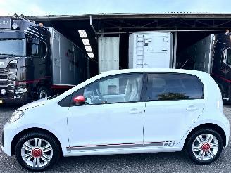 Volkswagen Up! 1.0i 65pk beats 5drs - nap - line assist - clima - cruise - pdc - privacy glass - subwoofer - licht + regensens 2020/11