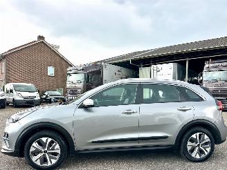 Kia e-Niro 64kWh 204pk aut + f1 DynamicLine - nap - navi - camera - keyless - front + line assist - pdc 2022/8