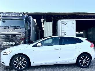 Volvo V-40 1.5 T3 152pk Aut + f1 Dynamic Ed - nap - pano - leer - stoelverw - navi - cam - keyless - harman/kardon 2018/9