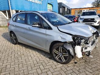 dañado camper BMW 2-serie ACTIVE TOURDER 1.5 225XE E DRIVE AUT plug in hybride 4x4 2017/2