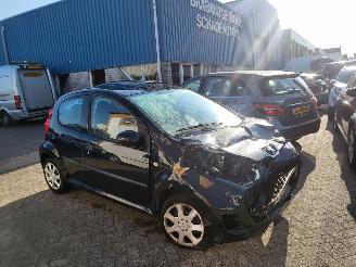 disassembly passenger cars Peugeot 107 5 drs 50kw  cool edition 2012/2
