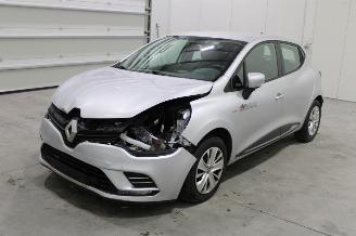 damaged passenger cars Renault Clio  2018/10