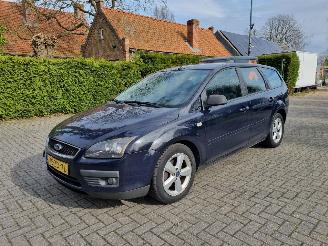 damaged commercial vehicles Ford Focus 1.6 Tdci 66KW WGN 2008 Blauw 2008/1