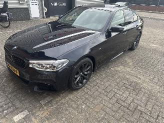 BMW 5-serie 530d FULL OPTIONS NO DAMAGE FULL DRIVABLE 2017/6
