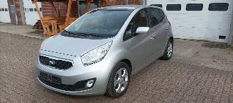 Kia Venga Dream team 1.6-Benzine Automaat Keyless-entry Climatecontrol Stoelverwarming Lichtautomaat Privacyglas leren stuurwiel mistlampen Parkeersensoren Trekhaak 16-inch Kia velgen 2013/8