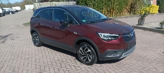 Opel Crossland Innovation 1.2-Turbo 110pk Automaat Navi Led Climatecontrol CruiseControl Stoelverwarming Lichtautomaat Privacyglas Stuurwiel met verwarming inklapbare buitenspiegels Dimmende binnenspiegel Half leren bekleding trekhaak 16-inch Opel velgen 2018/4