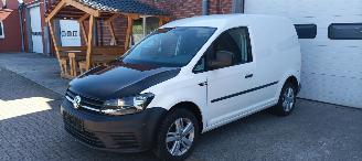 Volkswagen Caddy 2.0-TDI Euro6 75pk Airco Start stop systeem Elektrische ramen Elektrische-spiegels met verwarming Centrale vergrendeling met afstandsbediening Stoffen bekleding Tussenwand met glas Achteruitrijspiegel Laadvloer orgineel vw hout Antislip rubberen mat in l 2016/2