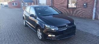 Volkswagen Polo 1.4-TDI Euro-6 Climatecontrol Stoelverwarming Regensensor leren stuurwiel mistlampen Elektrische ramen Elektrische-spiegels met verwarming Centrale vergrendeling met afstandsbediening Start-Stop systeem 15-inch velgen 2016/2