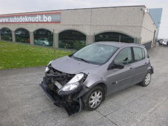 Damaged car Renault Clio 20-TH ANNIVERSA 2011/1