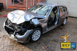 škoda kempování BMW 3-serie E91 320i 2010/6