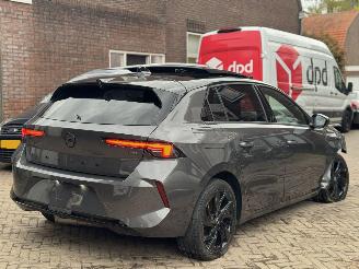 uszkodzony samochody ciężarowe Opel Astra hybrid 1.6 ULTIMATE 132 kw AUTOMAAT NEW MODEL 2023/1