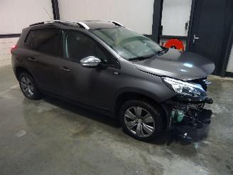 Peugeot 2008 1.2 vti